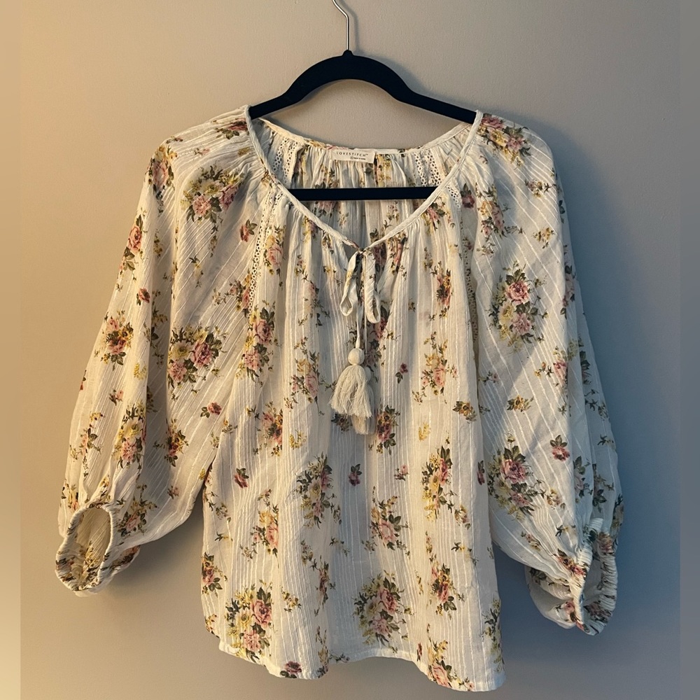 Love stitch Boho flowered peasant blouse. Size small women’s